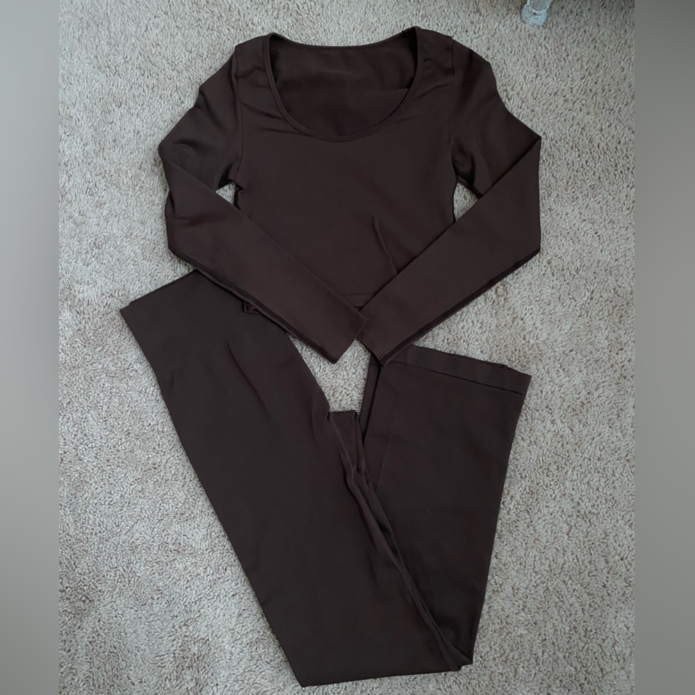Women's QQQ Dark Brown Seamless Leggings and Long Sleeve Top Set